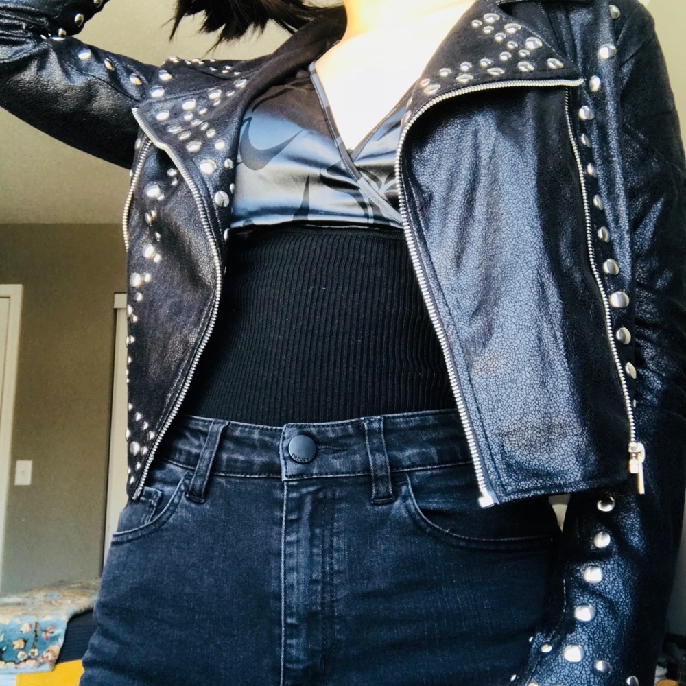 ❤️PRICE DROP❤️ CROP STUD MOTO JACKET